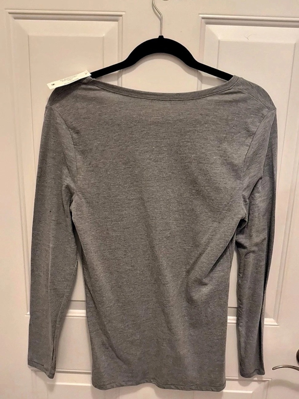 No Boundaries Long Sleeve Tee Gray Size Large NWT - Picture 2 of 5